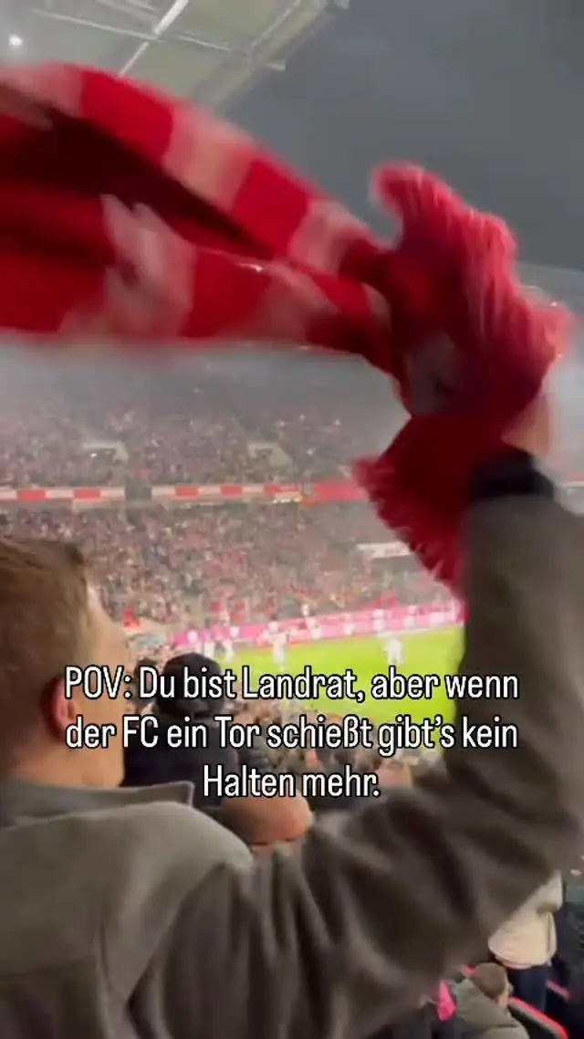 Ruhig zu bleiben, auch in kritischen Momenten und bei schwierigen Entscheidungen - das gelingt mir tatsächlich in meiner Arbeit als Landrat ganz gut. 
Aber wenn es um den Effzeh geht, dann ist es vorbei mit Selbstbeherrschung - am liebsten natürlich wie hier im Stadion beim „Trömmelche“ nach einem FC-Tor 🐐❤️