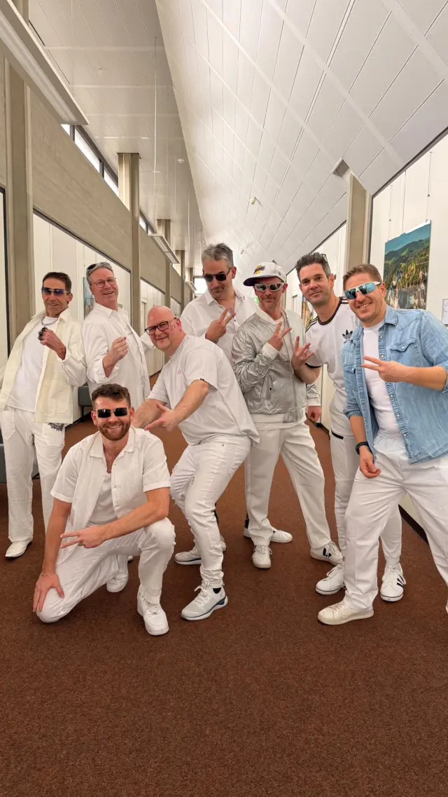 Was für ein schöner Weiberdonnerstag im Kreishaus - Karnevalsmaus meets Backstreet Boys 🐭😎
Macht Spaß mit so tollen Kolleginnen und Kollegen.