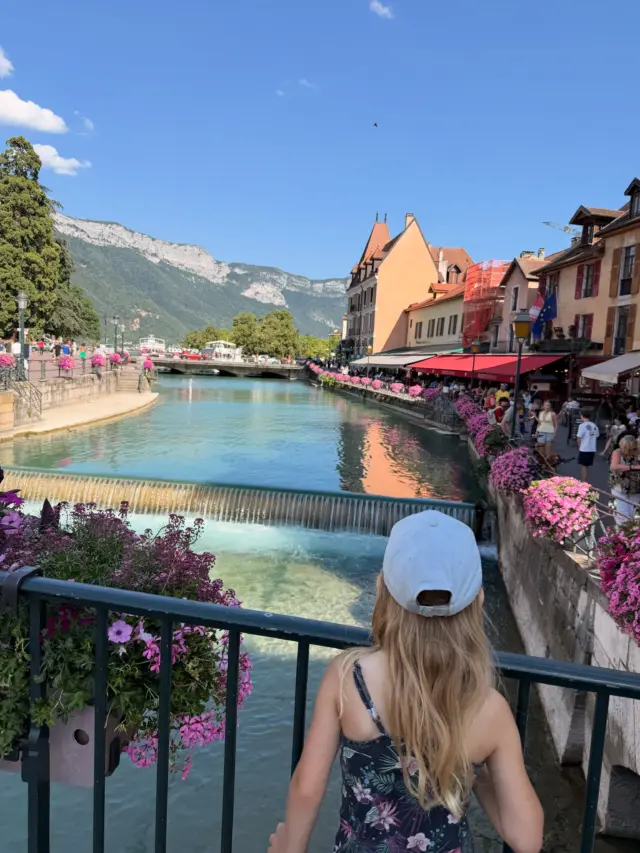 Postkarten aus Frankreich 🇫🇷 

Unsere Tour 🚐: Lac d‘Annecy - Nationalpark Écrins - Lac de Sainte-Croix - Bormes-les-Mimosas - Ardeche - Dijon - Colmar 

Und jetzt freue ich mich auf Zuhause ❤️