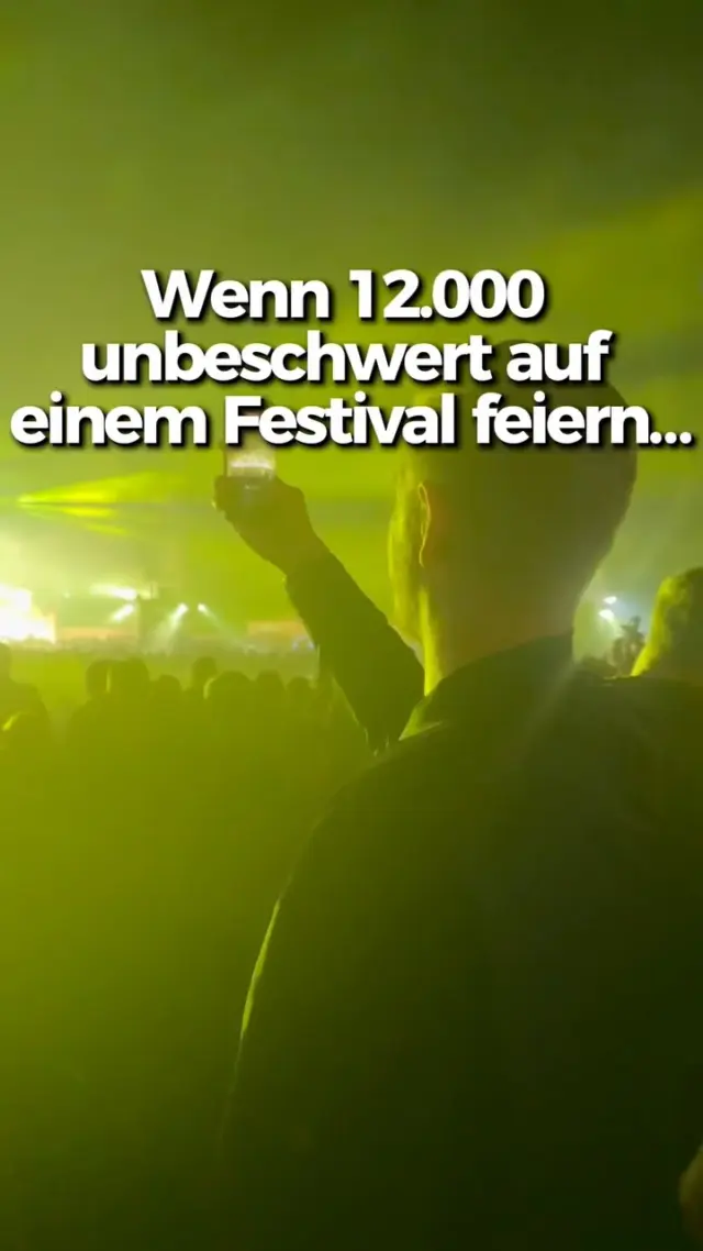 Ausgelassene Stimmung beim Into the Madness Festival in Zülpich - und jede Menge Arbeit im Hintergrund 🎶🎇
 
Into the Madness ist mit mehr als 12.000 Besucherinnen und Besuchern das größte Festival im Kreis Euskirchen. Ich bin dankbar für die engagierte und gute Zusammenarbeit aller Beteiligten - Veranstalter, Ordnungsdienst, Verkehrsdienst, Feuerwehr, Ordnungsämter von Stadt und Kreis, Rettungsdienst, THW, DRK und natürlich Polizei arbeiten Hand in Hand bei dieser Großveranstaltung.