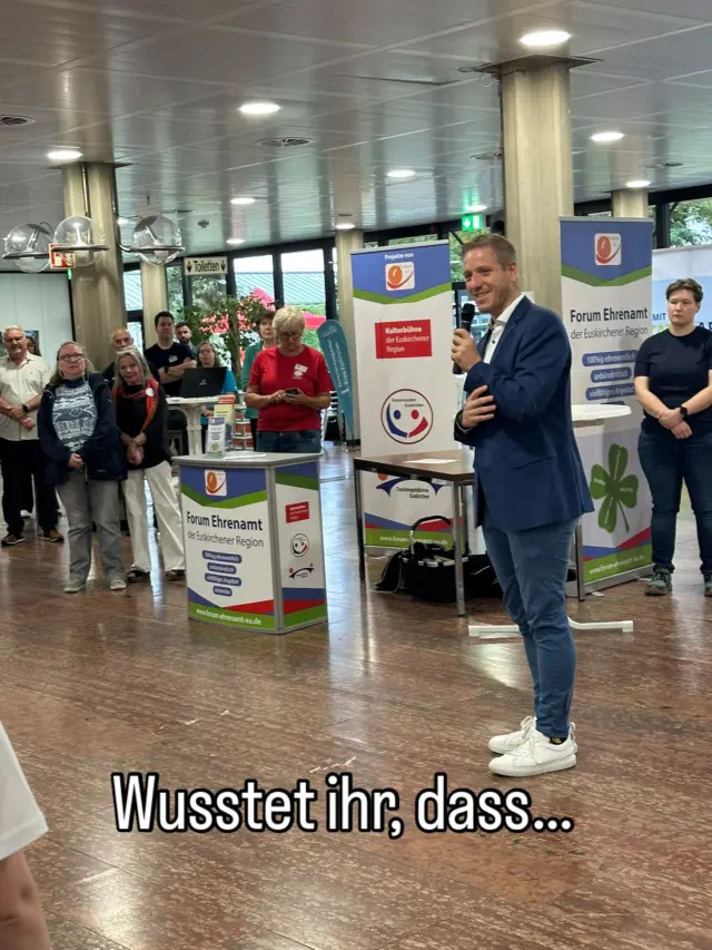 „Markt des Ehrenamtes“ im Kreishaus und wiedermal fällt auf wie stark unser Ehrenamt im Kreis ist. Danke an alle Menschen, die das tragen und Tag für Tag leben. Schön, dass es euch gibt ❤️